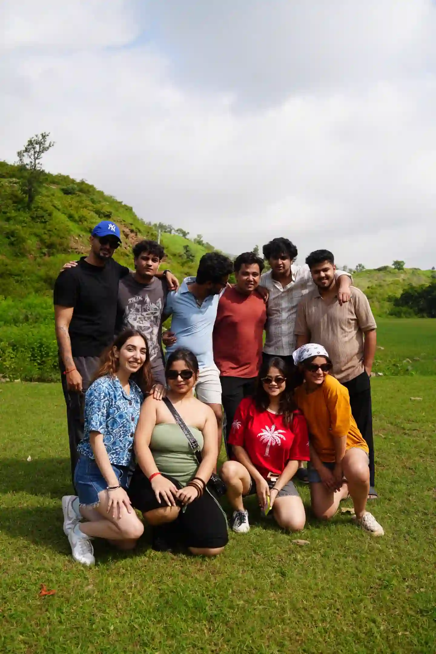 Ora travellers together, group moment 1
